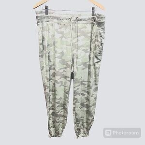 Skinnygirl Camo Joggers